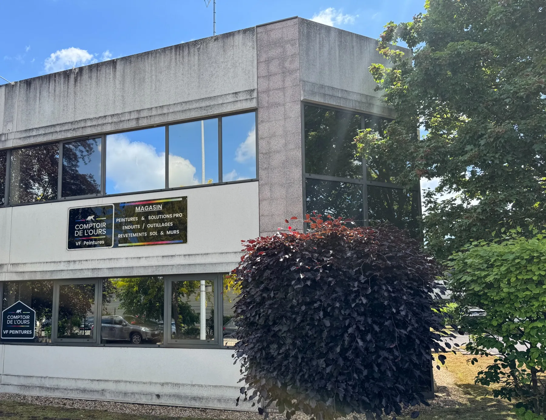 Façade du magasin VF Peintures Comptoir de l'Ours à Poissy
